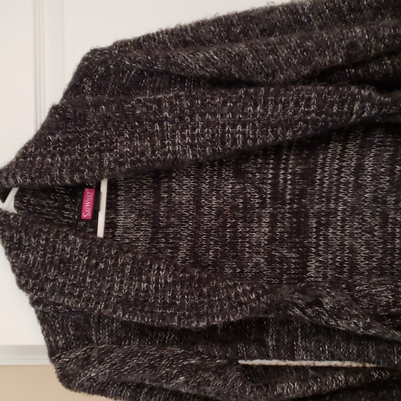 Black with some white long sweater - Picture 2 of 3